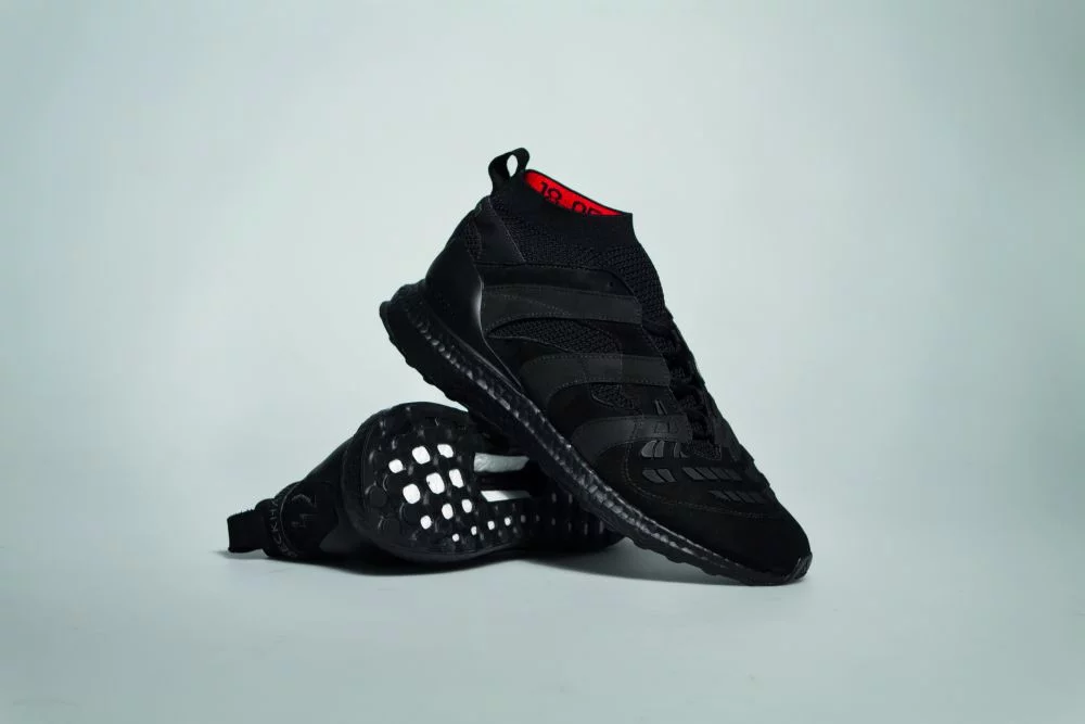 post card adidas predator accelerator boost black david beckam.webp